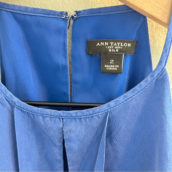 Ann Taylor Silk Tank Size 2 Blue Sleeveless Blouse Y2K Workwear Professional - Picture 3 of 10